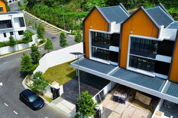 East 57 (Residensi Laman Timur)