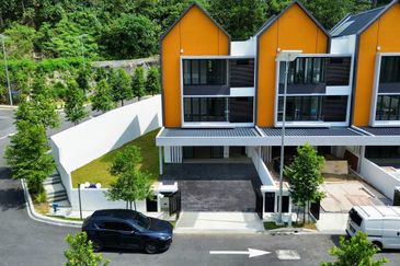 East 57 (Residensi Laman Timur)