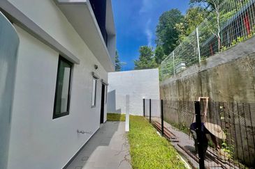 East 57 (Residensi Laman Timur)