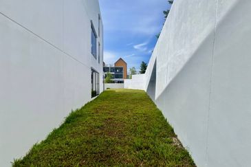 East 57 (Residensi Laman Timur)