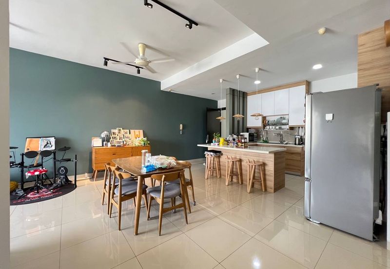 UPPERVILLE @ 16 Quartz Melawati