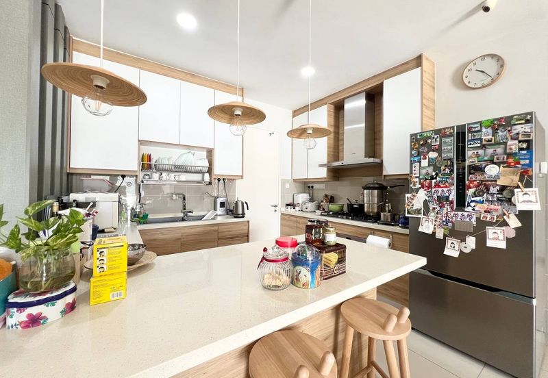 UPPERVILLE @ 16 Quartz Melawati