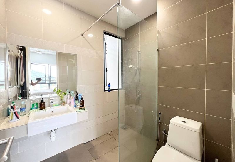 UPPERVILLE @ 16 Quartz Melawati