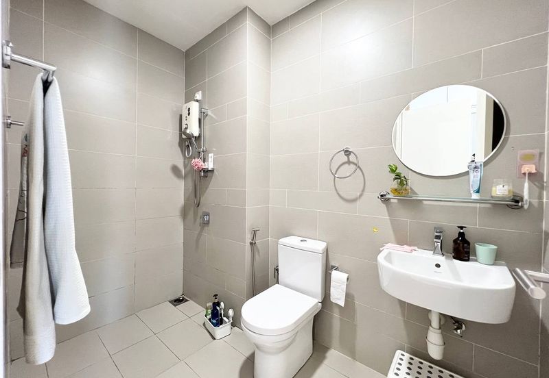 UPPERVILLE @ 16 Quartz Melawati