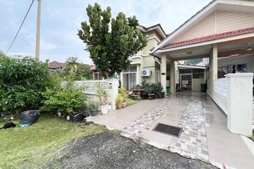 Lorong Az-Zaharah 10/3