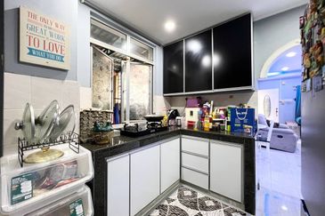 Lorong Az-Zaharah 10/3