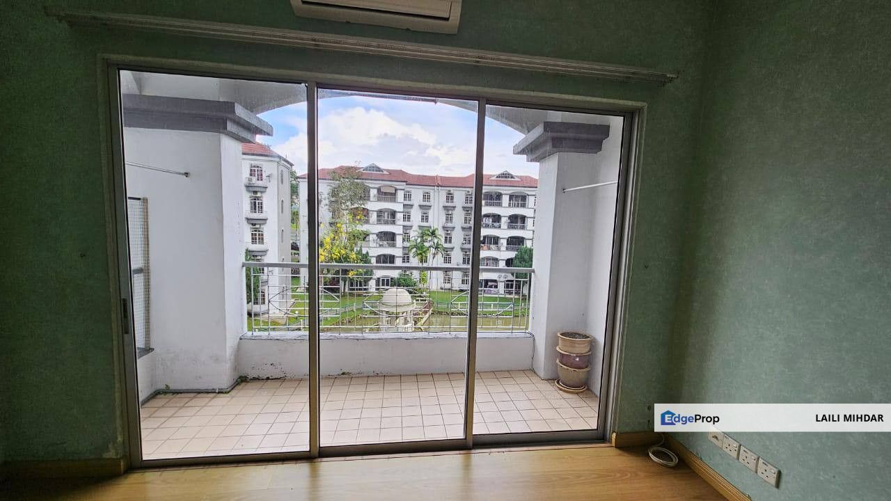 Casa Venicia Apartment, Selayang For Sale Facing Lake, Selangor, Selayang