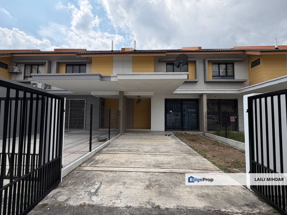 Bandar Mahkota Jalan Galaksi Banting Double Storey Terrace House For Sale, Selangor, Banting