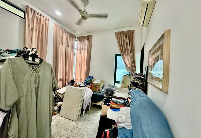 Kristal Court, Seksyen 7