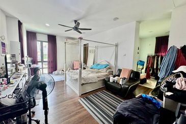 Kristal Court, Seksyen 7