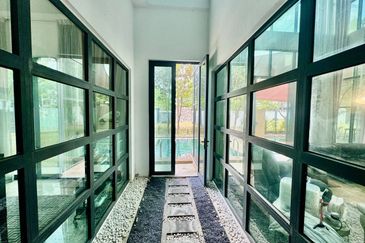 Kristal Court, Seksyen 7