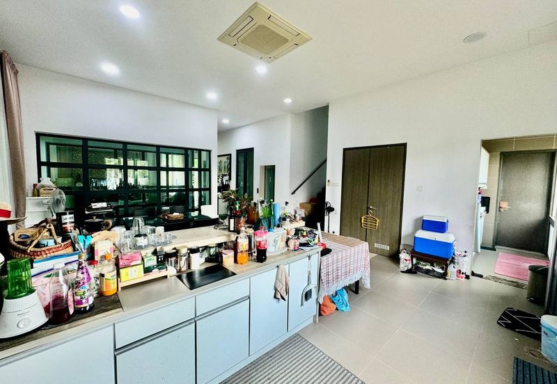 Kristal Court, Seksyen 7