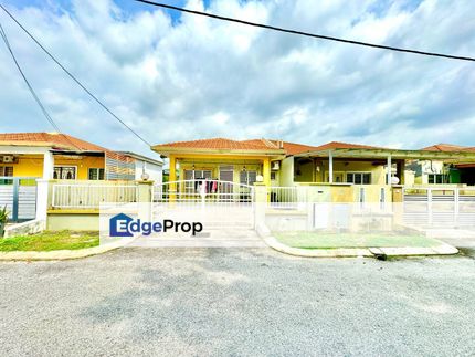 Semi D 1.5 Storey Taman Pinggiran Pelangi Rawang, Selangor, Rawang