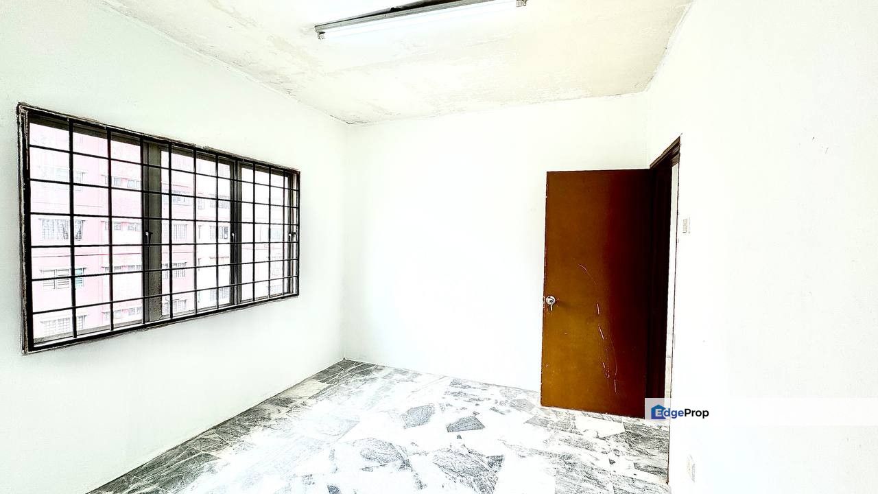 Iris Apartment Saujana Utama Sg Buloh, Selangor, Sungai Buloh