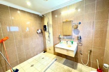 Jalan Bukit Antarabangsa 