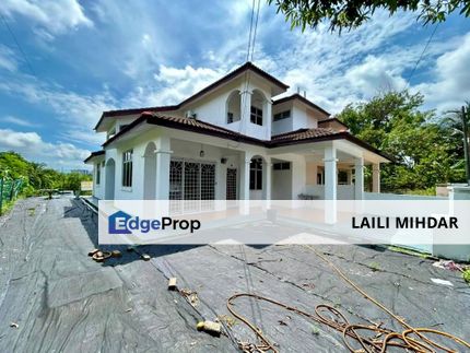 Semi-Detached House 1.5 Storey Terrace House Seksyen 3 Bandar Rinching, Semenyih, Selangor, Semenyih