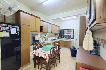 Seksyen 11, Kota Damansara