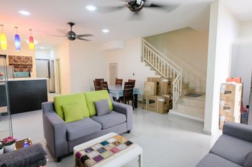 Laman Delfina @ Nilai Impian