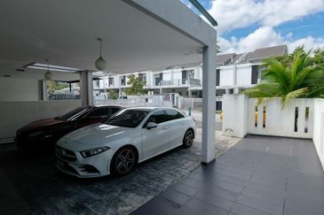 Laman Delfina @ Nilai Impian