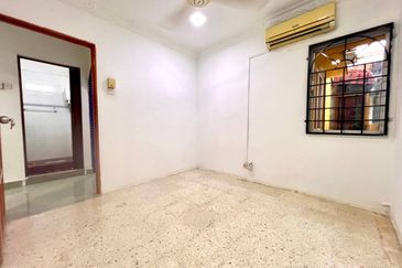 Single Storey Terrace, Taman Medan Baru, Petaling Jaya