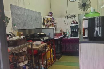 Taman Sri Raya, Batu 9