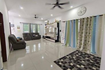 Big Size Semi D 44x80 Gate Puncak Jelapang First Garden Silibin Meru Square