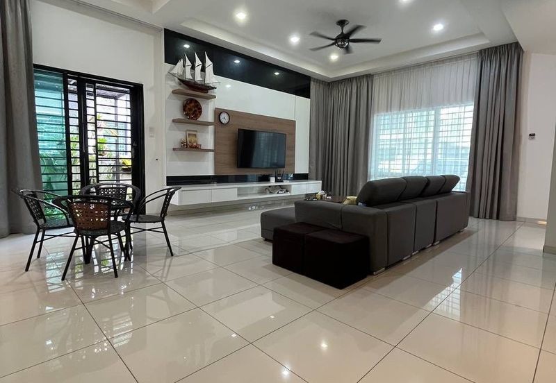 Panorama Lapangan Akasia @ Botani