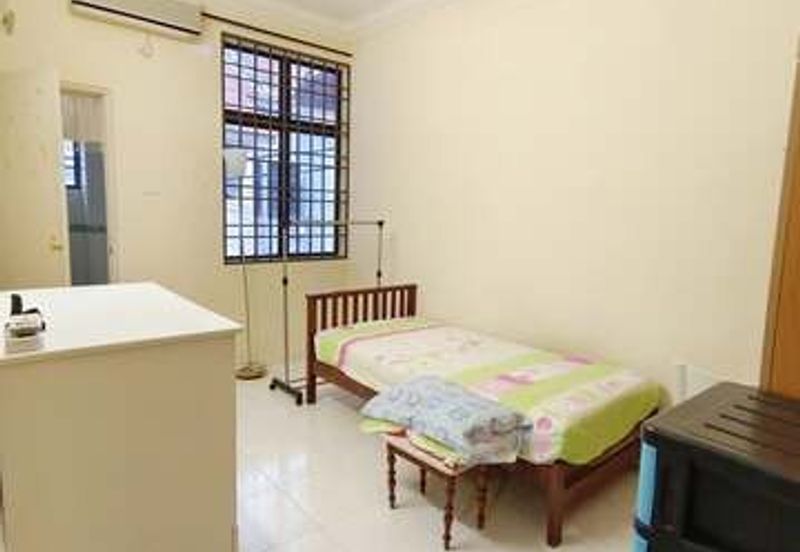 Gate Guard Facing Field Open Good Condition Bandar Baru Tambun Bercham Ipoh Garden East