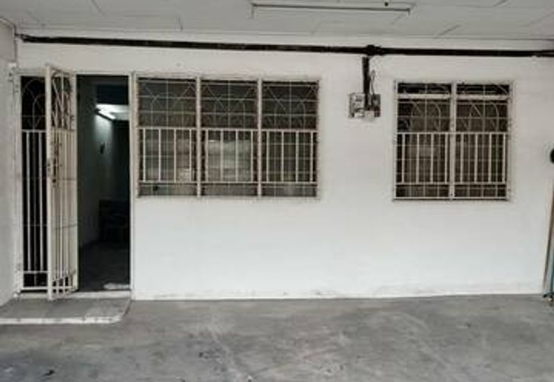 Not Low Cost Cheap Sale Pengkalan Indah Double Storey Desa Pakatan Pinji Mewah
