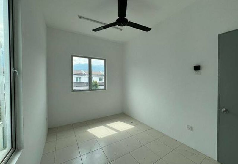 Brand New Intermediate Corner Meru Perdana Scientex Idaman Chepor Chemor Suria Halaman Impian