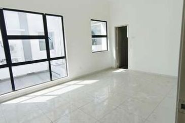 Brand New Gate Guard Tight Security Lapangan Perdana Akasia Panorama The Gulf Botani