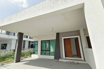 Brand New Gate Guard Tight Security Lapangan Perdana Akasia Panorama The Gulf Botani