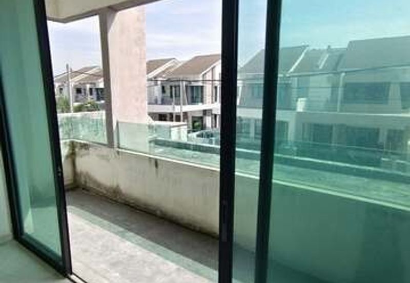 Brand New Gate Guard Tight Security Lapangan Perdana Akasia Panorama The Gulf Botani