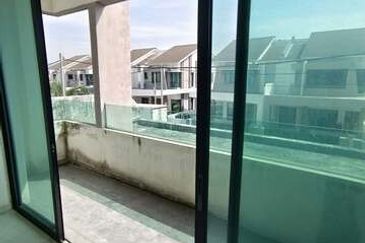 Brand New Gate Guard Tight Security Lapangan Perdana Akasia Panorama The Gulf Botani