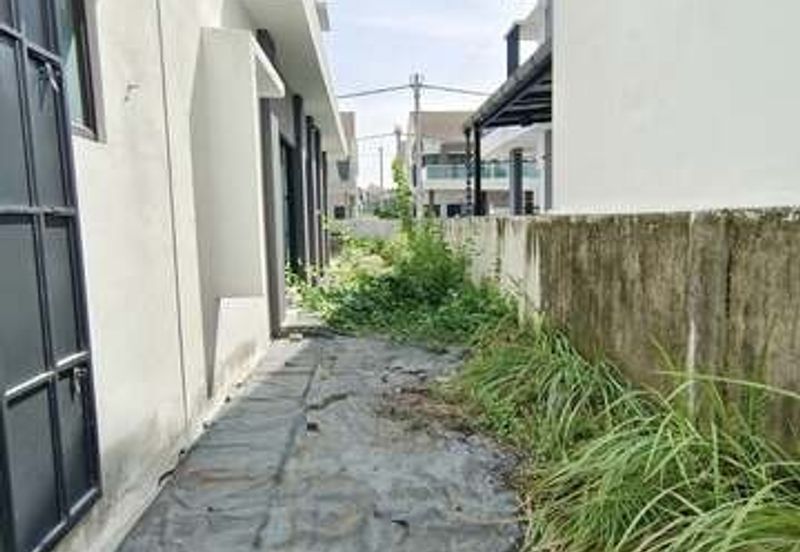 Brand New Gate Guard Tight Security Lapangan Perdana Akasia Panorama The Gulf Botani