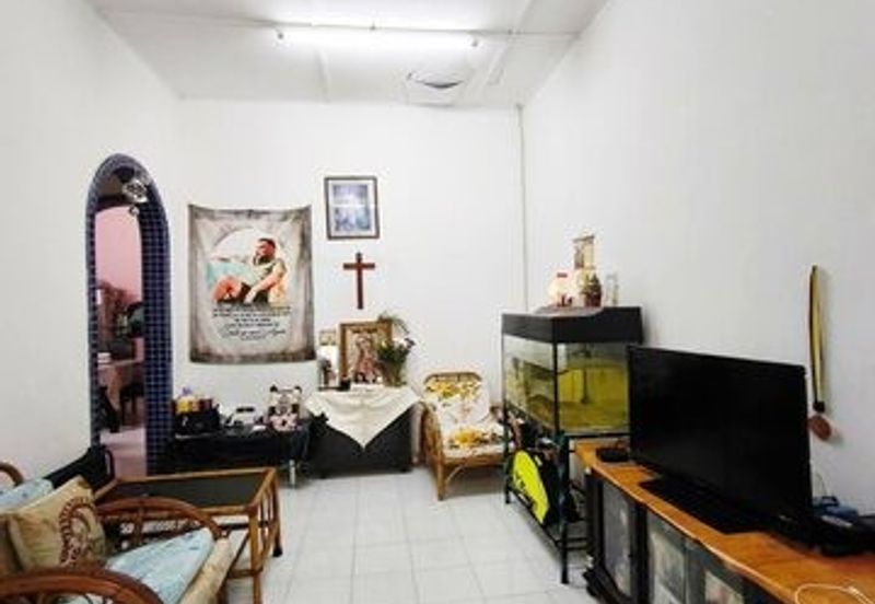 Cheap Sale Intermediate Corner First Garden Taman Pertama Silibin Buntong Ipoh Town Rishah