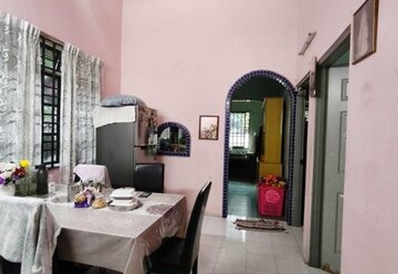 Cheap Sale Intermediate Corner First Garden Taman Pertama Silibin Buntong Ipoh Town Rishah