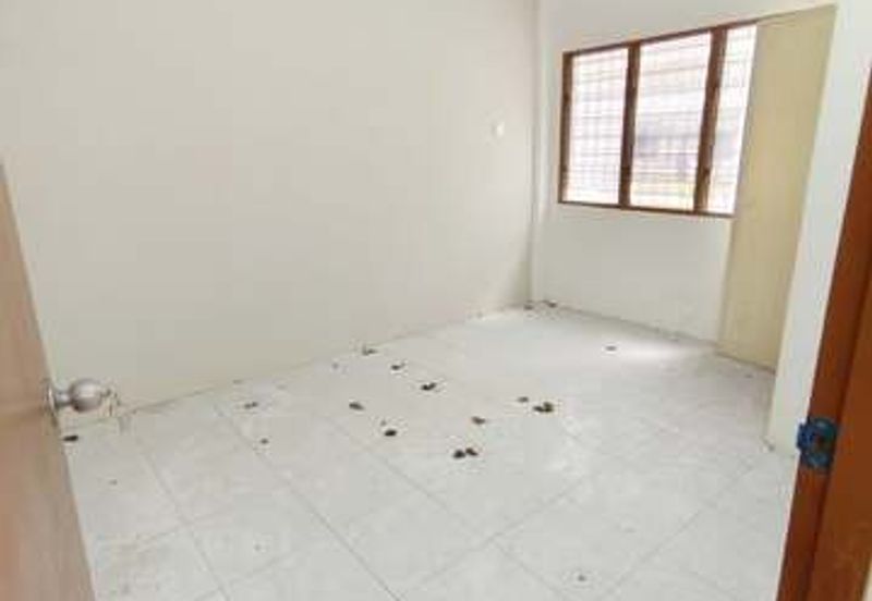Renovated Ground Floor Good Panorama Lapangan Perdana Flat Botani Pengkalan 