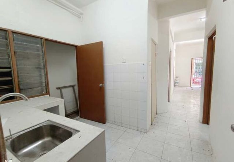 Renovated Ground Floor Good Panorama Lapangan Perdana Flat Botani Pengkalan 