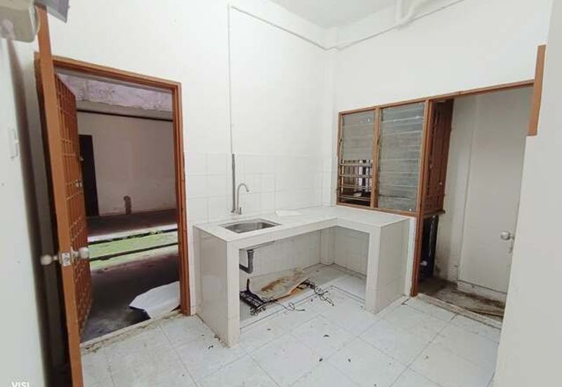 Renovated Ground Floor Good Panorama Lapangan Perdana Flat Botani Pengkalan 