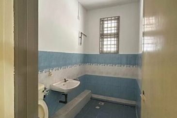 Cheap Sale 5 Room 2.5 Storey Menglembu Impiana Adril Wang Bestari Timur Bukit Merah Lahat