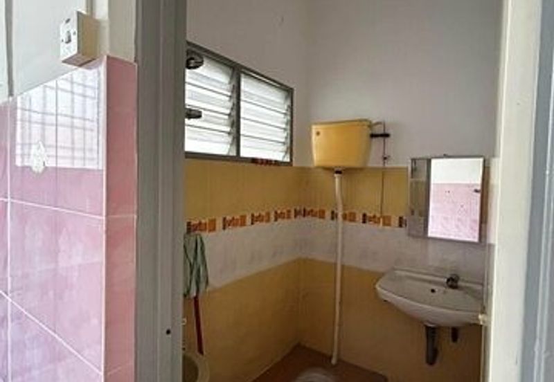 Cheap Sale 5 Room 2.5 Storey Menglembu Impiana Adril Wang Bestari Timur Bukit Merah Lahat