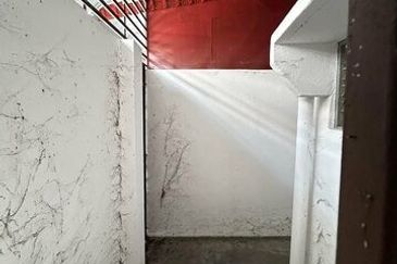 Cheap Sale 5 Room 2.5 Storey Menglembu Impiana Adril Wang Bestari Timur Bukit Merah Lahat