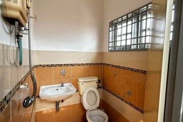 Cheap Sale 5 Room 2.5 Storey Menglembu Impiana Adril Wang Bestari Timur Bukit Merah Lahat