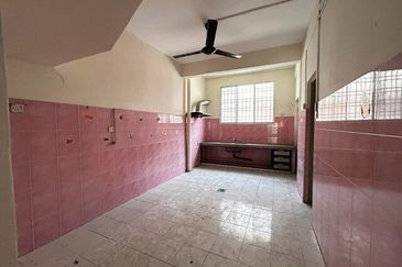 Cheap Sale 5 Room 2.5 Storey Menglembu Impiana Adril Wang Bestari Timur Bukit Merah Lahat