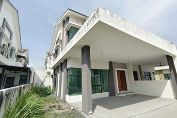 Brand New Gate Guard Tight Security Lapangan Perdana Akasia Panorama The Gulf Botani