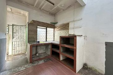 Full Loan Cheap Sale 22x75 Single Storey Lahat Sri Wang Badri Shah Desa Baru