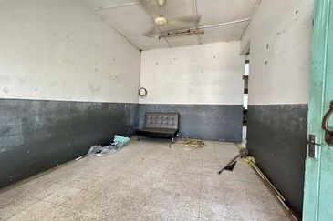 Full Loan Cheap Sale 22x75 Single Storey Lahat Sri Wang Badri Shah Desa Baru