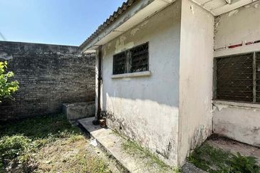 Full Loan Cheap Sale 22x75 Single Storey Lahat Sri Wang Badri Shah Desa Baru