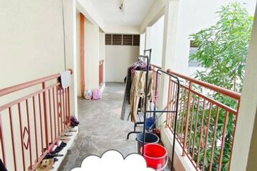 Fully Furnish Mid Floor Permai Lake View Bandar Baru Putra Garden Alpine Pakatan Jaya